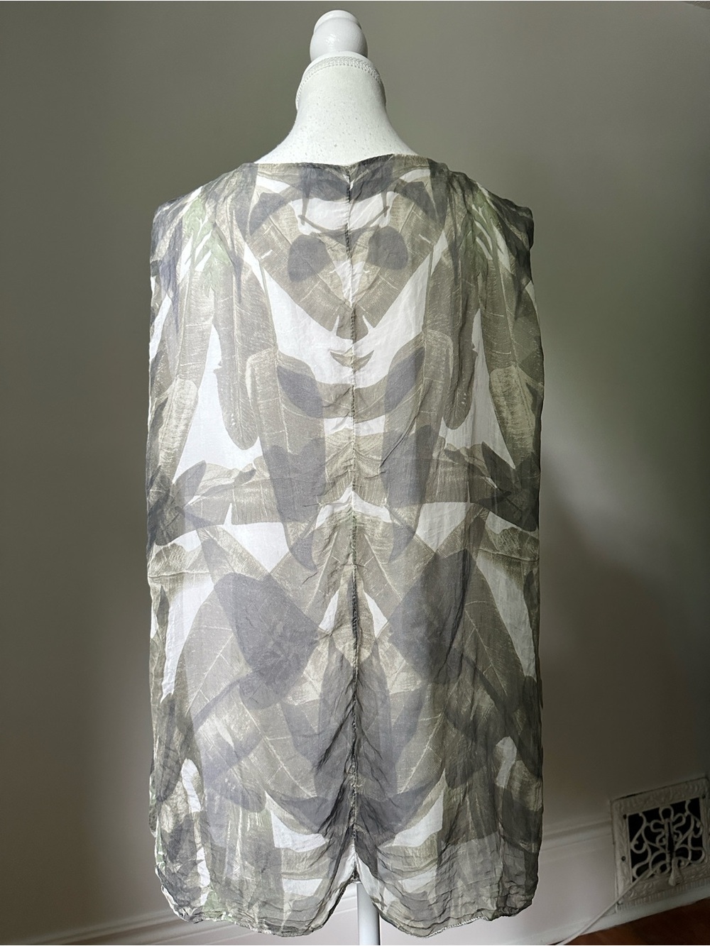 ELENA BALDI 100% Silk Sheer Lined Tropical Made in Italy Sleeveless Top XL - Picture 3 of 4